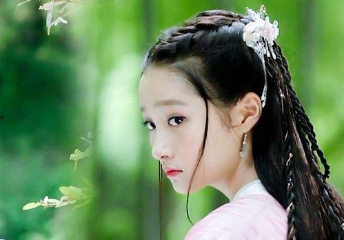 吃瓜看女主,揭秘她背后的故事  第2张